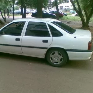 Продам автомобиль Opel Vectra 1993 г.в. 