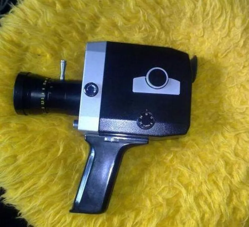 Продам кинокамеру 1х8S-2